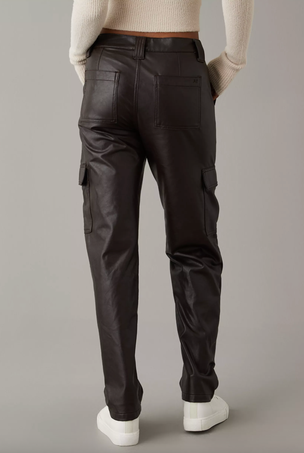 AE Stretch High-Waisted Vegan Leather Straight Cargo Pant | Sz 4 (N211K6)