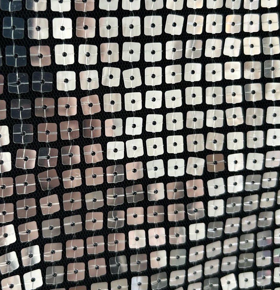 Runaway the Label Silver** Sequin Embellished Mini Skirt |  Sz XS (N259A22)