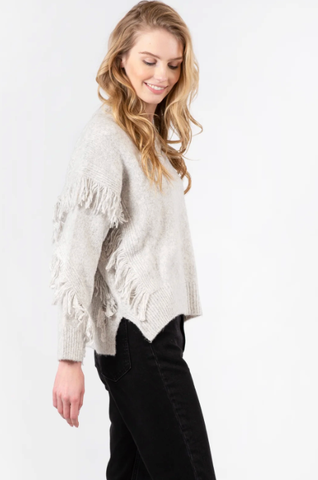 Lyla & Luxe Bindi Fringe Sweater in Grey | Sz Small (Oversized)(J38L9)