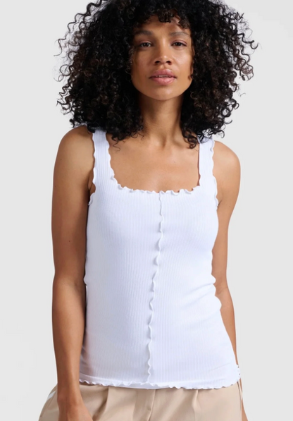 Yaya Wavy Trim Cami in White | Sz Medium