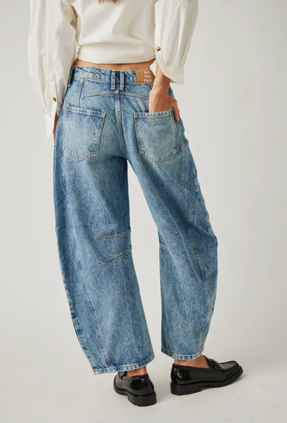 Free People Good Luck Barrel Jeans | Sz 26 (would fit 27 too)