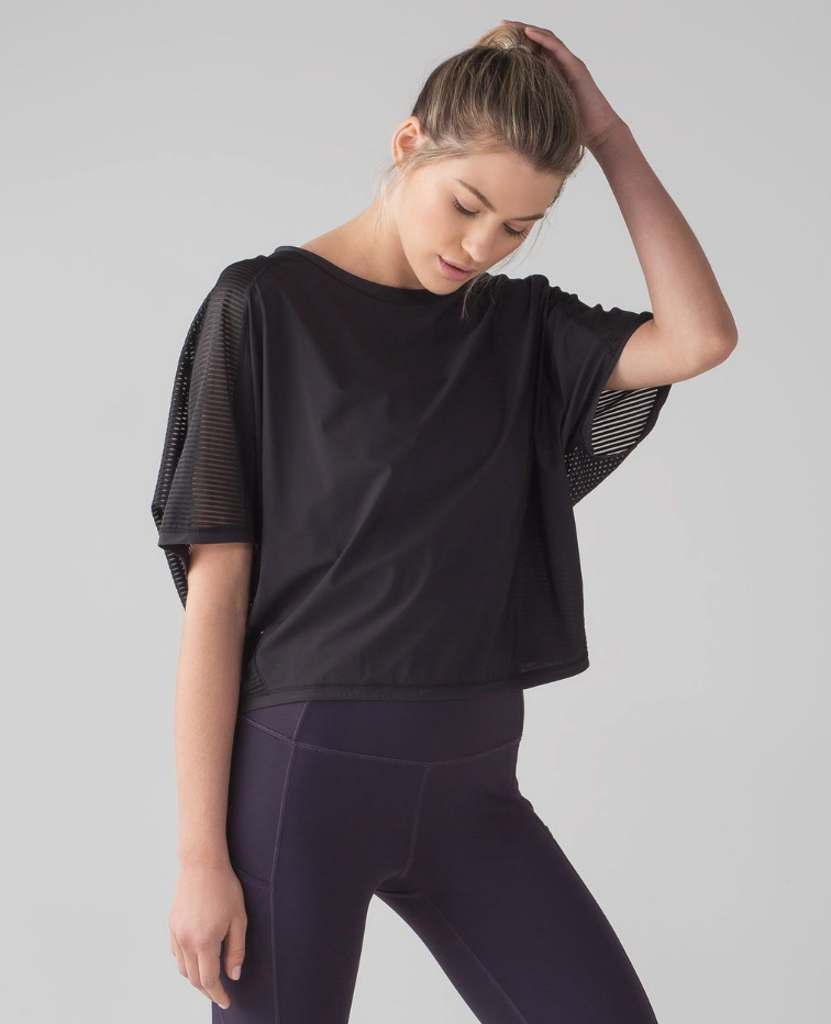 Lululemon Lean In Short Sleeve Shirt in Black | Sz Approx Large