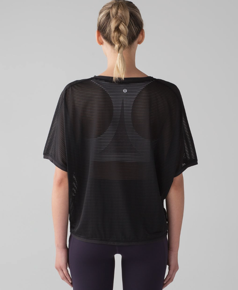 Lululemon Lean In Short Sleeve Shirt in Black | Sz Approx Large