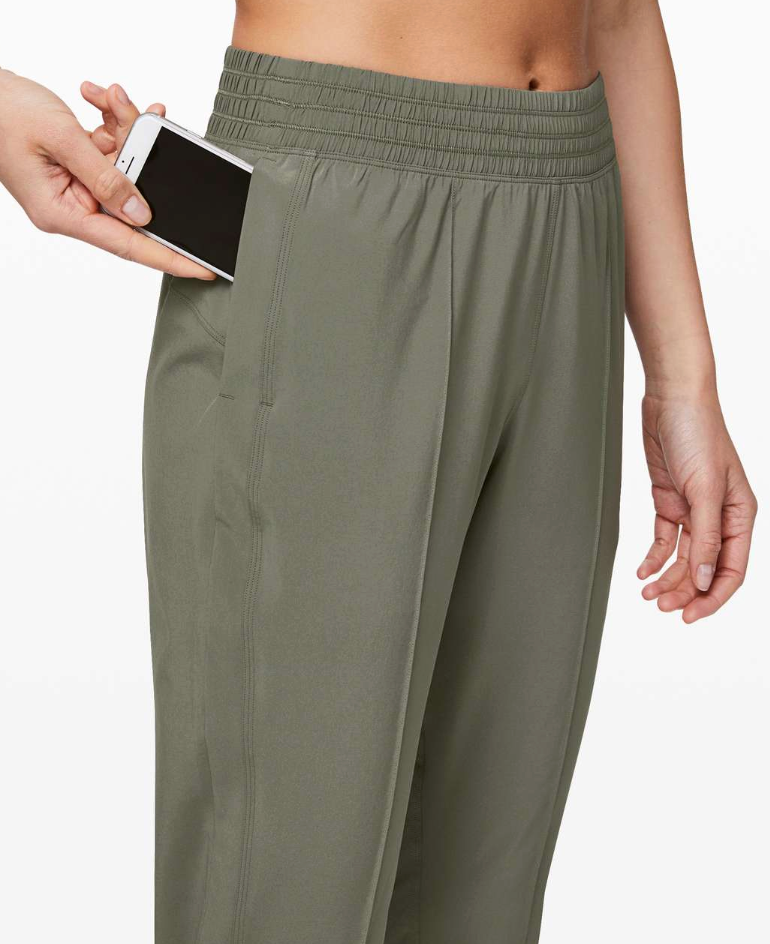 Lululemon Wanderer Jogger in Grey Sage | Sz 6