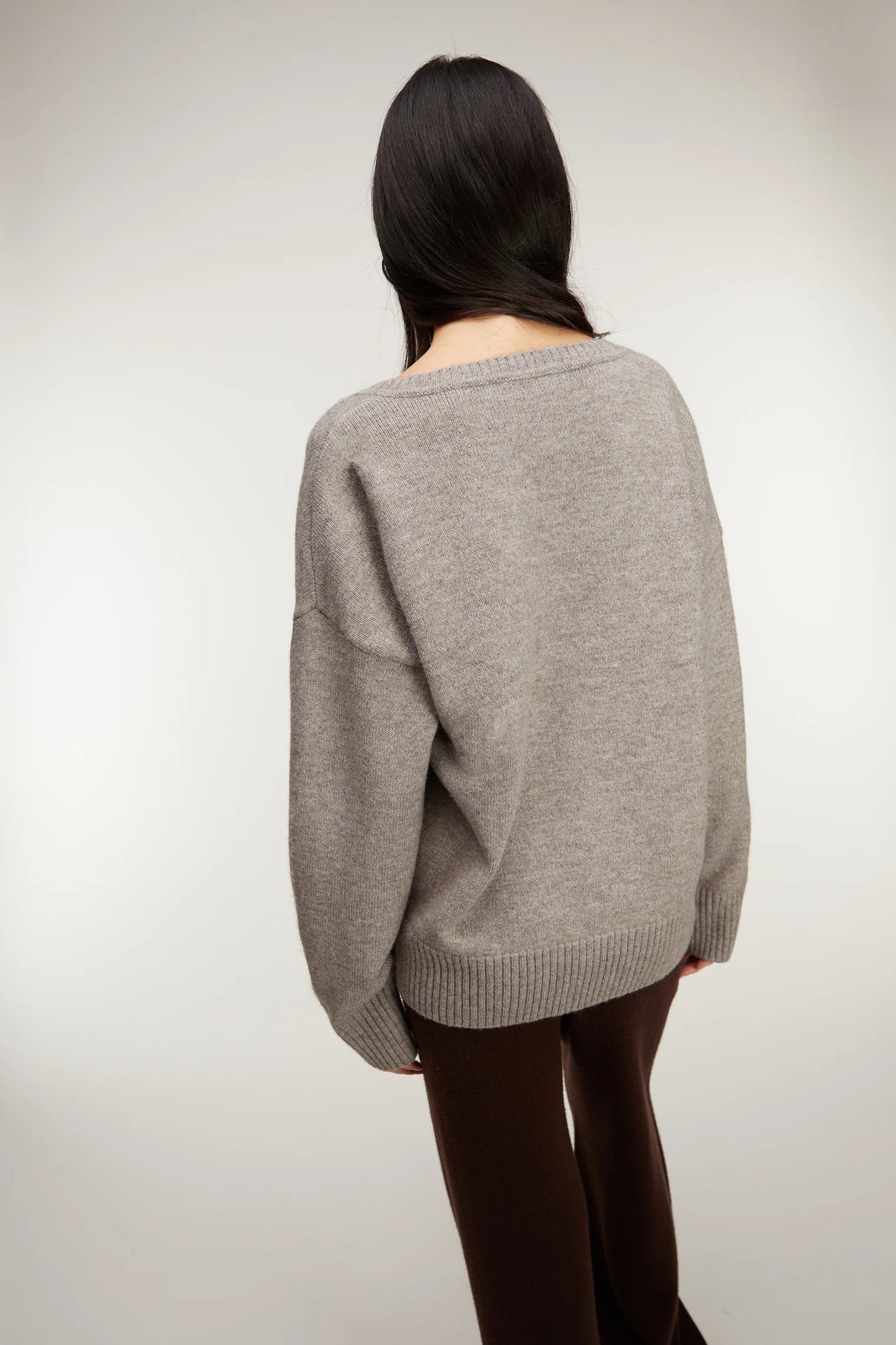 Oak & Fort V Neck Relaxed Sweater in Heather Taupe | XS fits like medium) (O131C1)