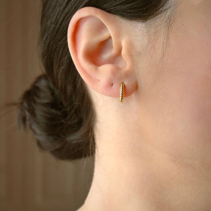 BEJ Twist Gold Huggies (12mm)