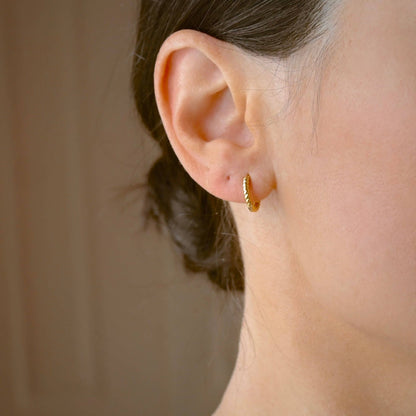 BEJ Twist Gold Huggies (12mm)